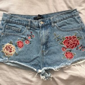 Flower embroidered jean short shorts